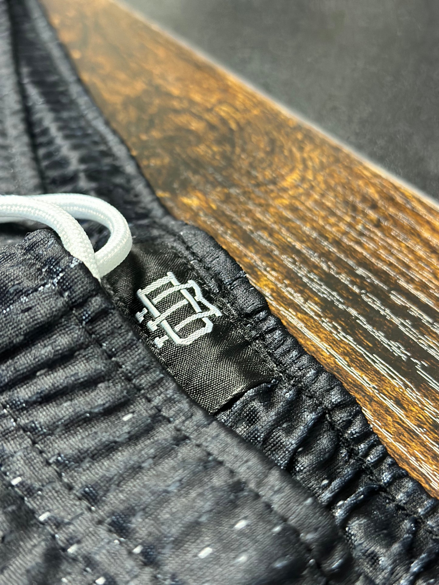 MESH SIGNATURE SHORT
